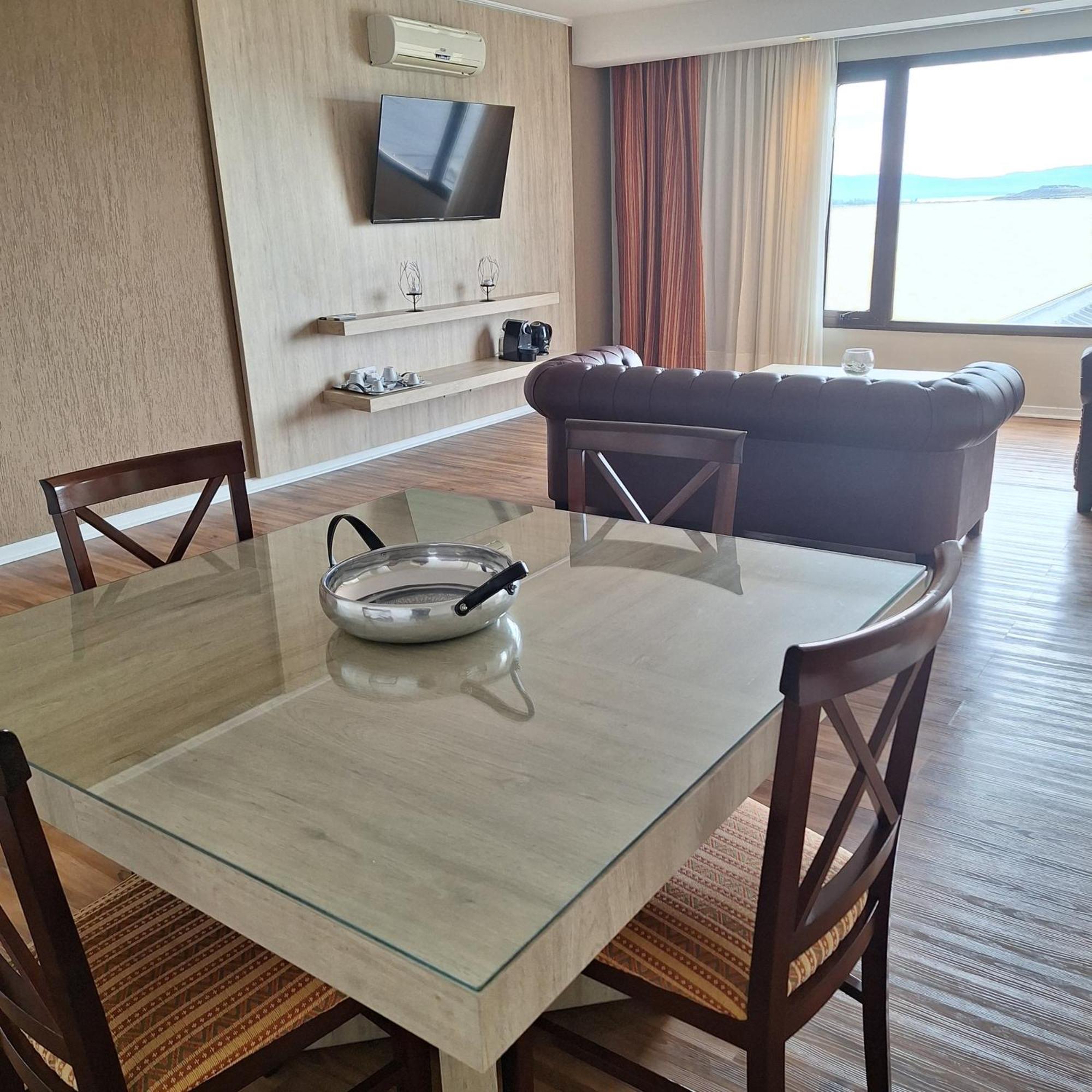 Xelena Hotel & Suites Ель-Калафате Екстер'єр фото
